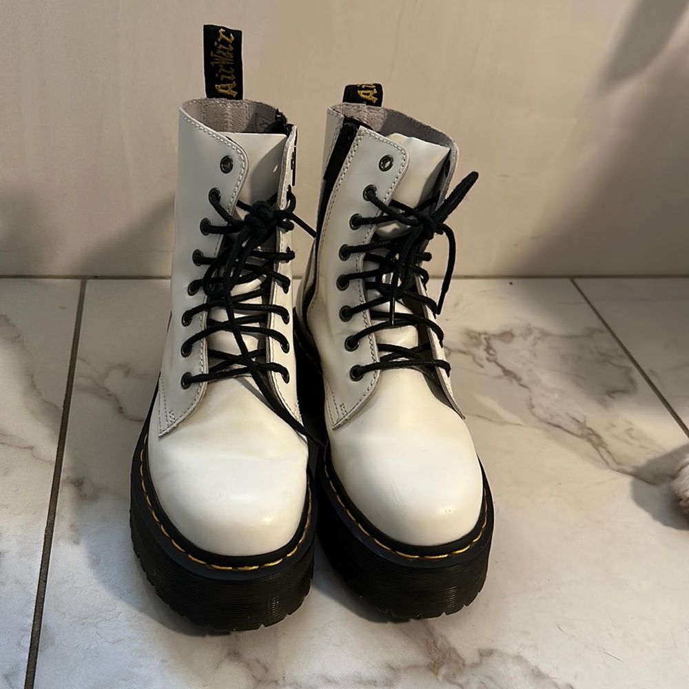 Dr. Martens Jadon Platform